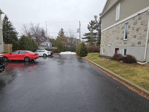 Stationnement - 238 Rue Joseph-Bresse, Chambly, QC - Outdoor