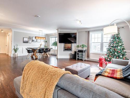 Living room - 1813 Rue Mancini, Sherbrooke (Brompton/Rock Forest/Saint-Élie/Deauville), QC - Indoor Photo Showing Living Room