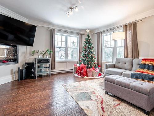 Living room - 1813 Rue Mancini, Sherbrooke (Brompton/Rock Forest/Saint-Élie/Deauville), QC - Indoor Photo Showing Living Room