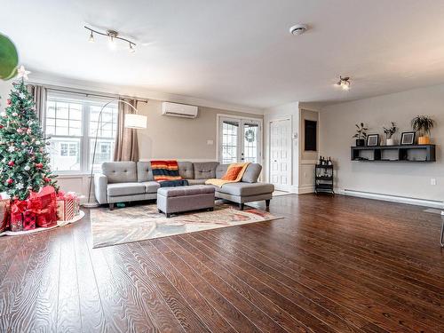 Living room - 1813 Rue Mancini, Sherbrooke (Brompton/Rock Forest/Saint-Élie/Deauville), QC - Indoor Photo Showing Living Room