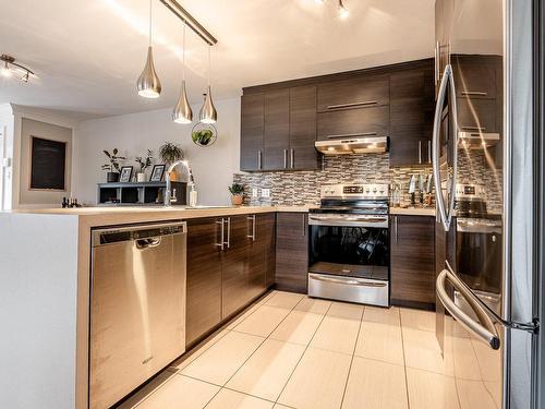 Kitchen - 1813 Rue Mancini, Sherbrooke (Brompton/Rock Forest/Saint-Élie/Deauville), QC - Indoor Photo Showing Kitchen With Upgraded Kitchen