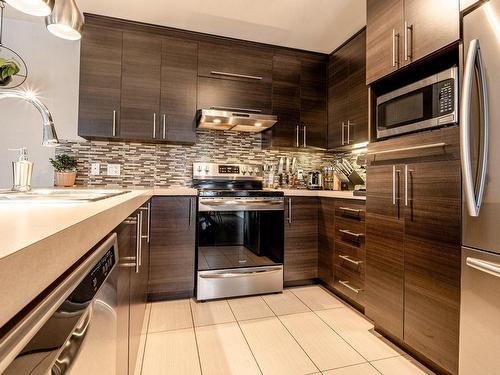 Kitchen - 1813 Rue Mancini, Sherbrooke (Brompton/Rock Forest/Saint-Élie/Deauville), QC - Indoor Photo Showing Kitchen With Upgraded Kitchen