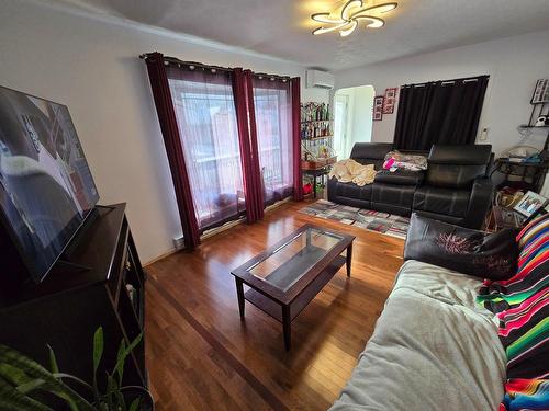 Dwelling - 397  - 401 Rue Frontenac, Saint-Jean-Sur-Richelieu, QC - Indoor Photo Showing Living Room