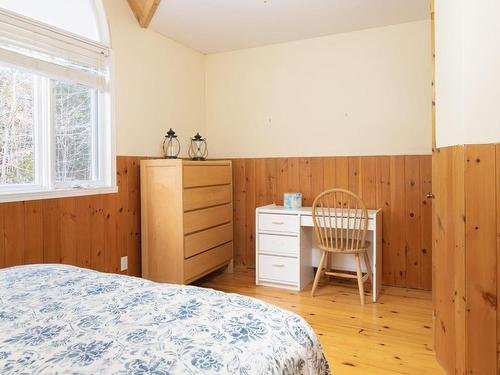 Chambre Ã Â coucher - 264 Ch. Fyon, Ivry-Sur-Le-Lac, QC - Indoor Photo Showing Bedroom