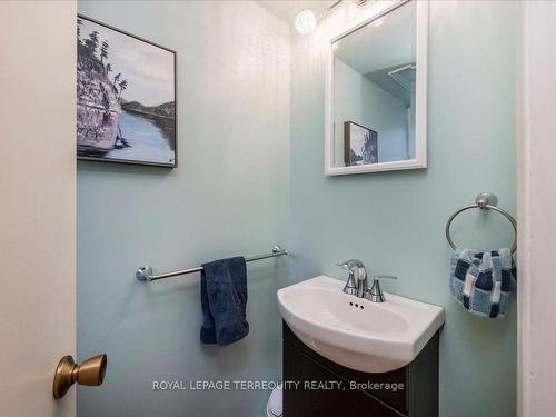 78 Crossbow Cres, Toronto, ON - Indoor Photo Showing Bathroom