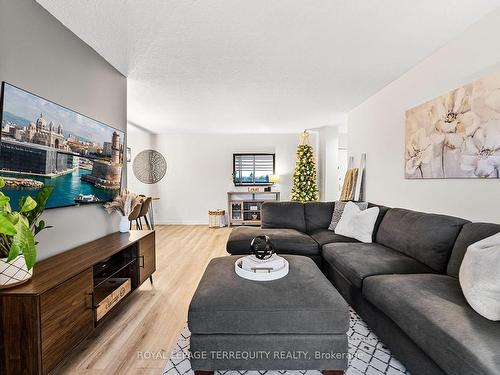 304-66 Falby Crt E, Ajax, ON - Indoor Photo Showing Living Room