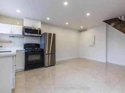 Back-191 Rosethorn Ave, Toronto, ON - Indoor Photo Showing Kitchen