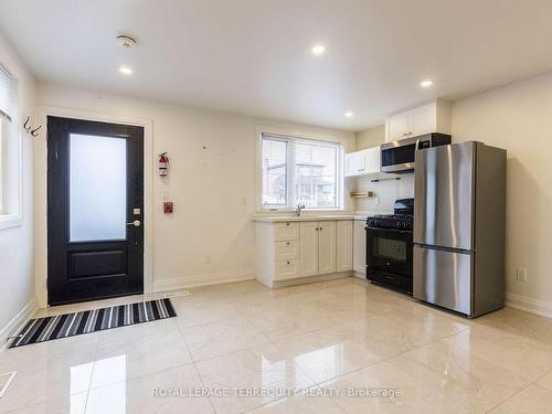 Back-191 Rosethorn Ave, Toronto, ON - Indoor Photo Showing Kitchen