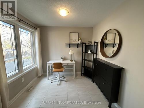 624 Danaca Private, Ottawa, ON - Indoor Photo Showing Other Room