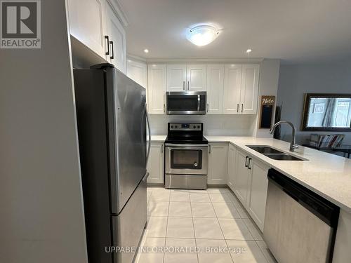 624 Danaca Private, Ottawa, ON - Indoor Photo Showing Kitchen With Stainless Steel Kitchen With Double Sink