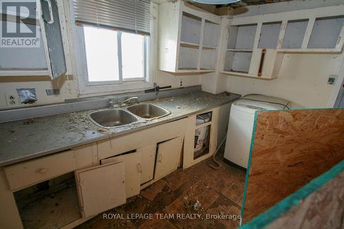 1 Main Street N, North Dundas, ON - Indoor Photo Showing Kitchen With Double Sink