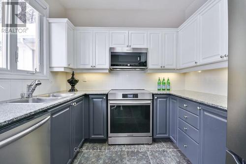 502 Aberdeen Boulevard, Midland, ON - Indoor Photo Showing Kitchen With Double Sink With Upgraded Kitchen