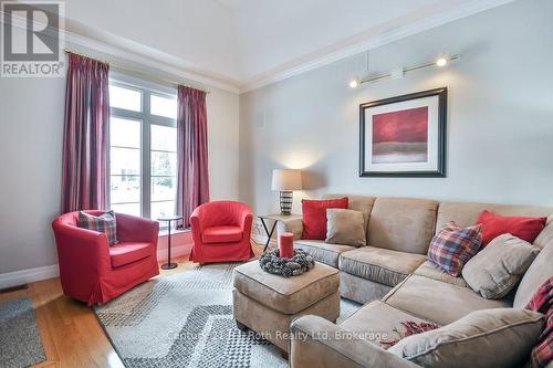 502 Aberdeen Boulevard, Midland, ON - Indoor Photo Showing Living Room