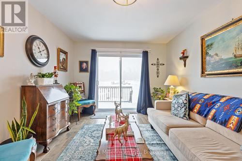 3 William Thomas Drive, Petawawa, ON - Indoor Photo Showing Living Room