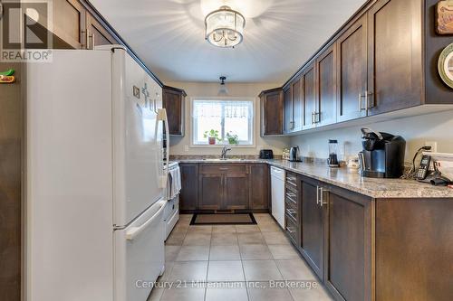 3 William Thomas Drive, Petawawa, ON - Indoor Photo Showing Kitchen