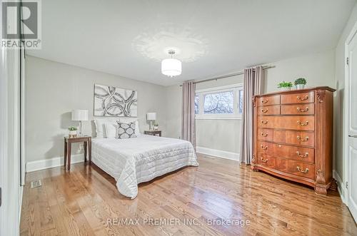 18 Lantana Court, Toronto, ON - Indoor Photo Showing Bedroom