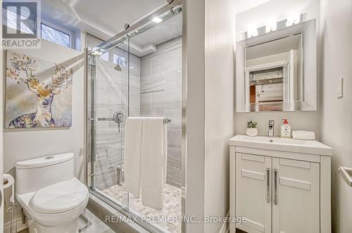 18 Lantana Court, Toronto, ON - Indoor Photo Showing Bathroom