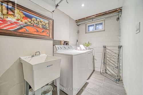 18 Lantana Court, Toronto, ON - Indoor Photo Showing Laundry Room