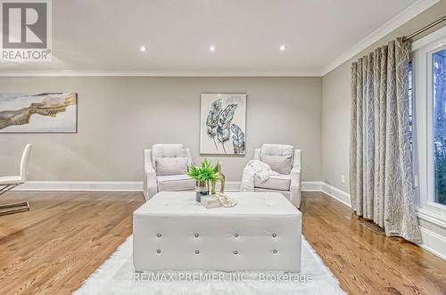 18 Lantana Court, Toronto, ON - Indoor Photo Showing Dining Room