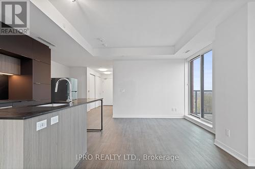 1202 - 185 Alberta Avenue, Toronto, ON - Indoor