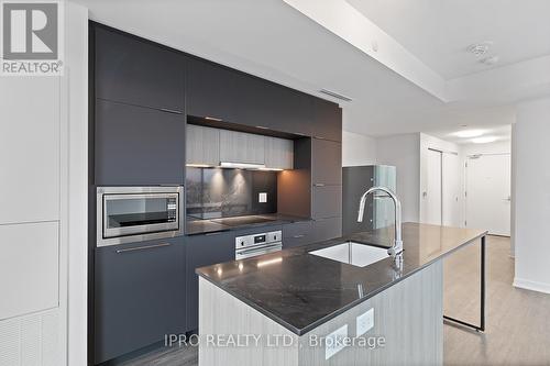 1202 - 185 Alberta Avenue, Toronto, ON - Indoor Photo Showing Kitchen