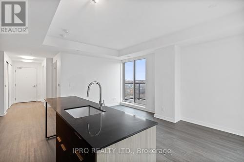 1202 - 185 Alberta Avenue, Toronto, ON - Indoor Photo Showing Kitchen