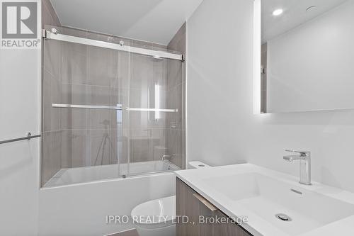 1202 - 185 Alberta Avenue, Toronto, ON - Indoor Photo Showing Bathroom