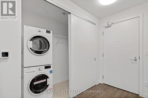 1202 - 185 Alberta Avenue, Toronto, ON - Indoor Photo Showing Laundry Room