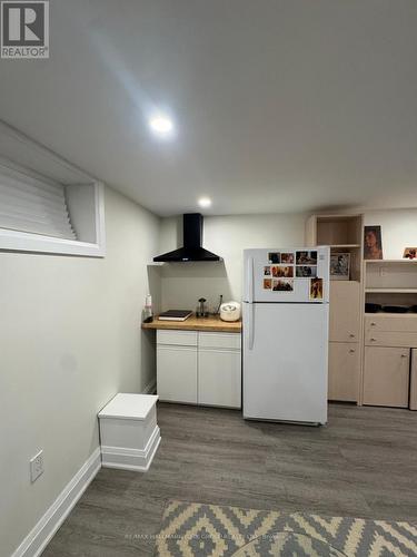 1 Davidson Road, Aurora, ON - Indoor Photo Showing Laundry Room