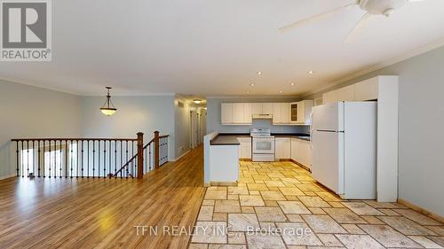 Main - 1048 Gilmore Avenue, Innisfil, ON - Indoor Photo Showing Kitchen