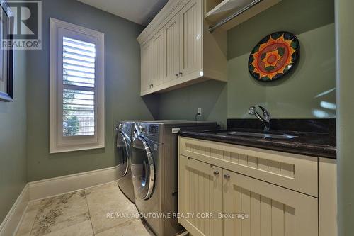 4318 Lakeshore Road, Burlington, ON - Indoor Photo Showing Laundry Room