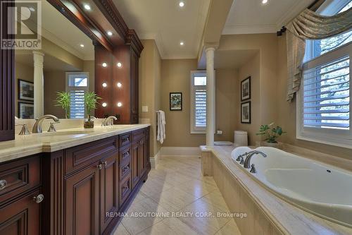 4318 Lakeshore Road, Burlington, ON - Indoor Photo Showing Bathroom