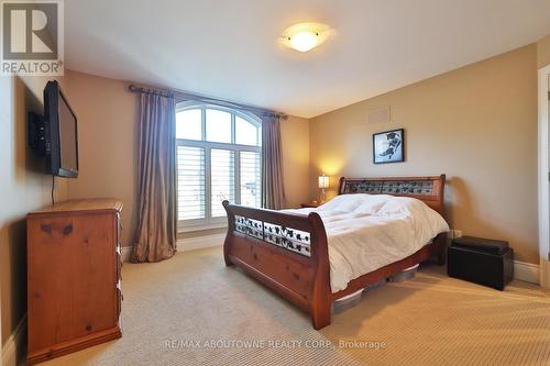 4318 Lakeshore Road, Burlington, ON - Indoor Photo Showing Bedroom