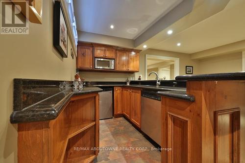 4318 Lakeshore Road, Burlington, ON - Indoor Photo Showing Kitchen