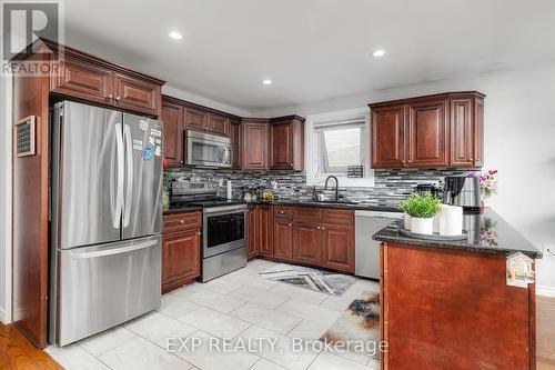 95 Avonmore Crescent, Orangeville, ON - Indoor Photo Showing Kitchen With Stainless Steel Kitchen