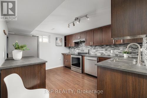 95 Avonmore Crescent, Orangeville, ON - Indoor Photo Showing Kitchen With Double Sink With Upgraded Kitchen