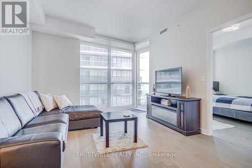 1002 - 59 Annie Craig Drive, Toronto, ON - Indoor Photo Showing Living Room