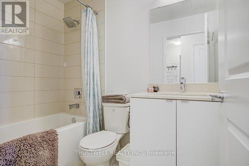 1002 - 59 Annie Craig Drive, Toronto, ON - Indoor Photo Showing Bathroom