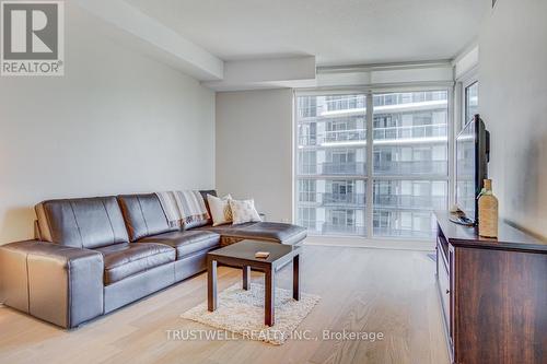 1002 - 59 Annie Craig Drive, Toronto, ON - Indoor Photo Showing Living Room