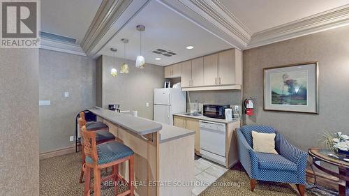 1809 - 233 Beecroft Road, Toronto, ON - Indoor Photo Showing Kitchen