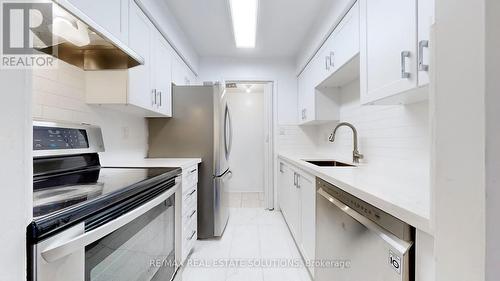 1809 - 233 Beecroft Road, Toronto, ON - Indoor Photo Showing Kitchen With Upgraded Kitchen