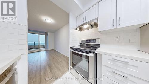 1809 - 233 Beecroft Road, Toronto, ON - Indoor Photo Showing Kitchen