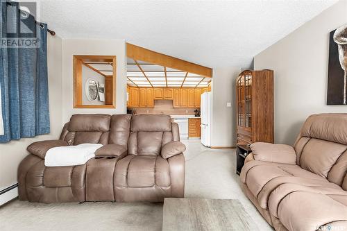 201B 55 Wood Lily Drive, Moose Jaw, SK - Indoor Photo Showing Living Room