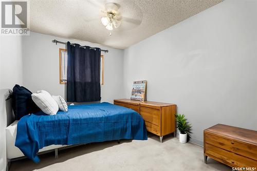 201B 55 Wood Lily Drive, Moose Jaw, SK - Indoor Photo Showing Bedroom