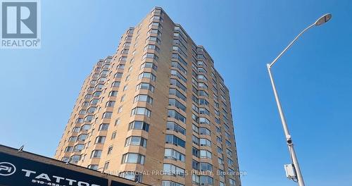 1006 - 695 Richmond Street, London, ON - Outdoor With Facade