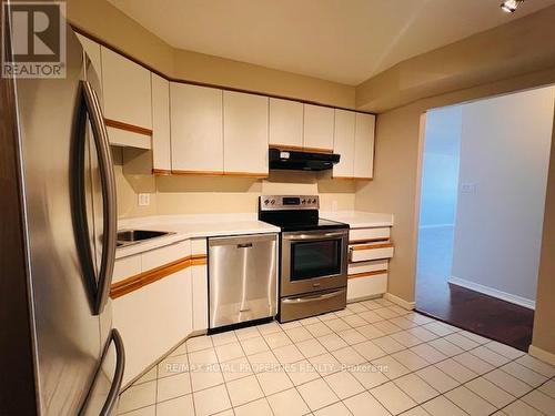 1006 - 695 Richmond Street, London, ON - Indoor Photo Showing Kitchen