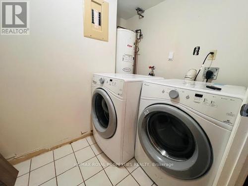 1006 - 695 Richmond Street, London, ON - Indoor Photo Showing Laundry Room