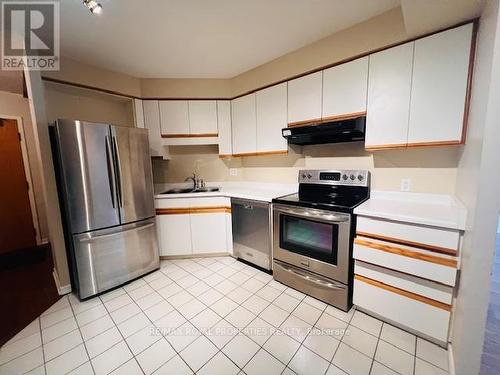 1006 - 695 Richmond Street, London, ON - Indoor Photo Showing Kitchen With Double Sink