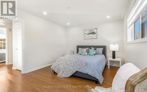 1096 Barclay Circle, Milton, ON - Indoor Photo Showing Bedroom