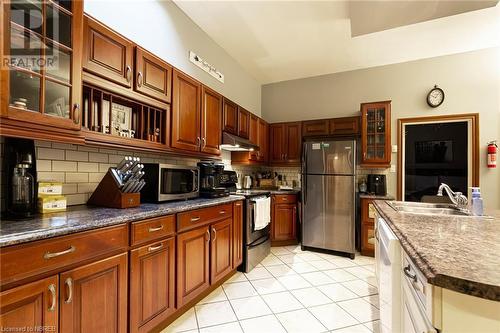 115 King Street W, North Bay, ON - Indoor Photo Showing Kitchen With Double Sink